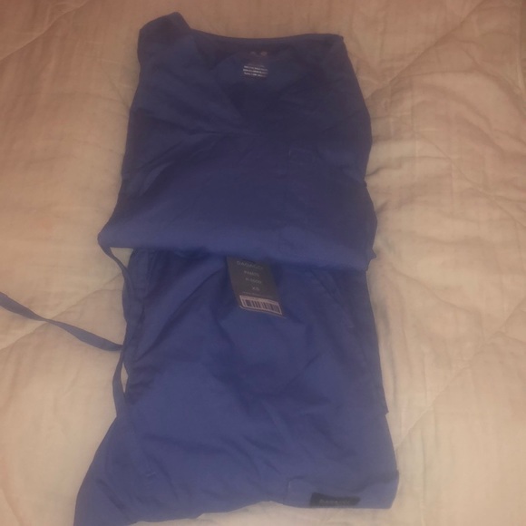 Scrubs - Picture 1 of 1